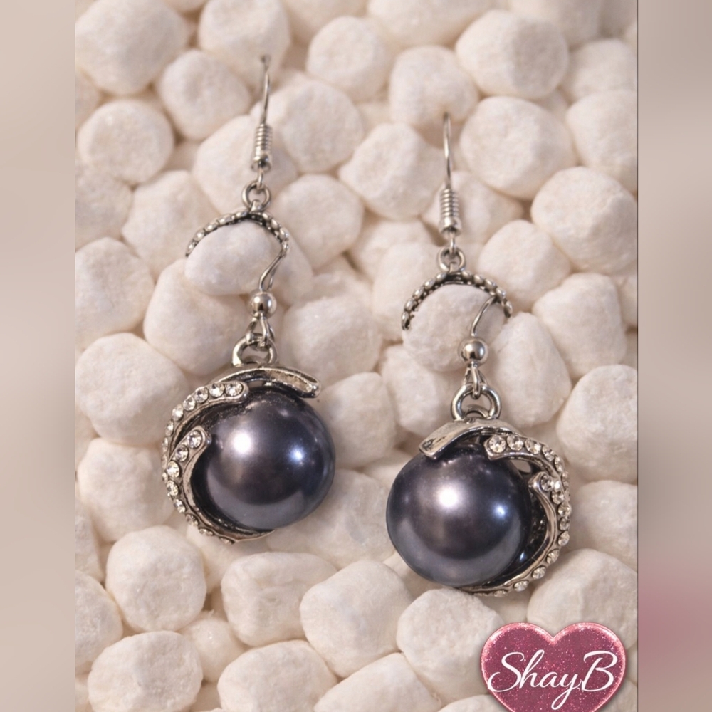 Paparazzi Silver and Black Pearl Earrings